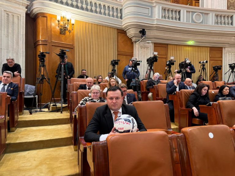 COMUNICAT DE PRESĂ: Respingerea moțiunii de cenzură înseamnă acceptarea falimentării României