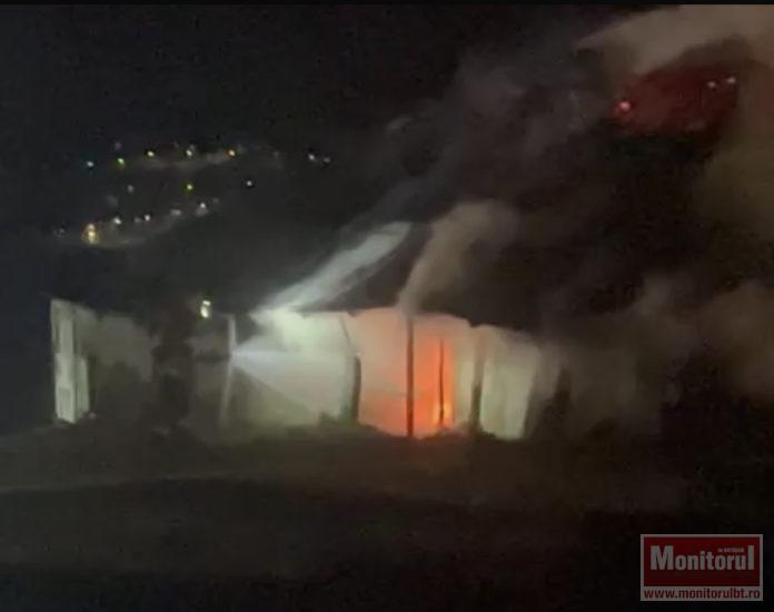 a rămas fără acoperiș deasupra capului (VIDEO)