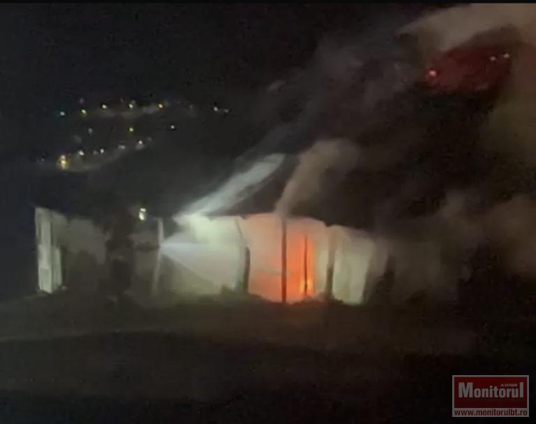 a rămas fără acoperiș deasupra capului (VIDEO)