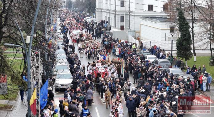 Botoşani, capitala tradiţiilor româneşti: mii de oameni pe străzi la Festivalul „Din străbuni, din oameni buni” (VIDEO)