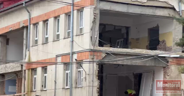 Unii construiesc, alții dărâmă, până la urmă o ieși ceva.