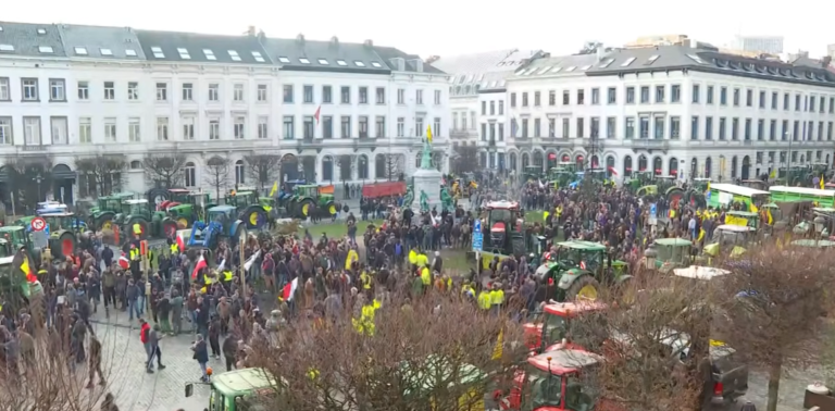 Proteste violente cu mii de fermieri la Bruxelles