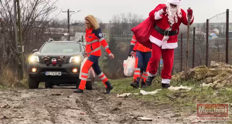 E bine că are cine să-i dea prim ajutor Moșului.