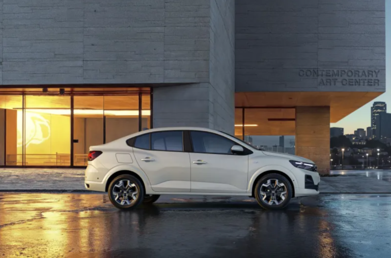 Dacia deschide comenzile pentru noul Logan în România. Cât costă cea mai vândută mașină de pe piața locală