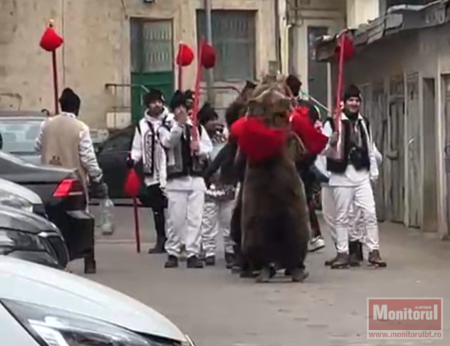 Am mai colinda, dar sunt alții mai pricepuți.