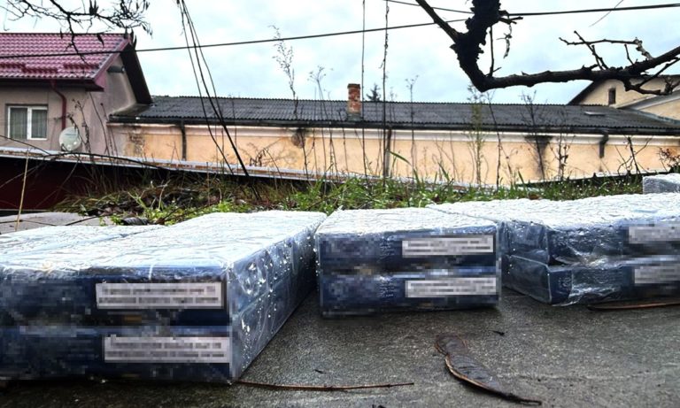 Țigări de contrabandă vândute în piețe. Rețea destructurată de Poliția de Frontieră