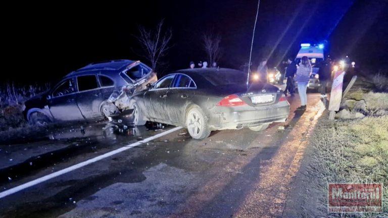 Autoturism de lux făcut praf pe un drum din județ (VIDEO)