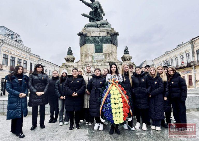 Eroi comemoraţi de Ziua Naţională la Liceul „Dimitrie Negreanu”