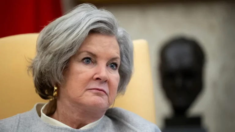 Șefa de cabinet a lui Trump spune că președintele SUA „are personalitatea unui alcoolic” și multe altele