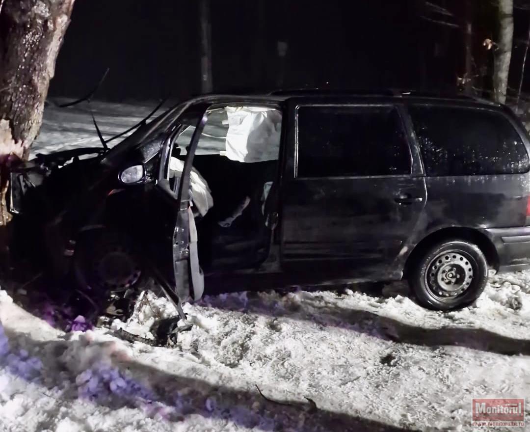Șapte victime după impactul violent între un microbuz și un autoturism