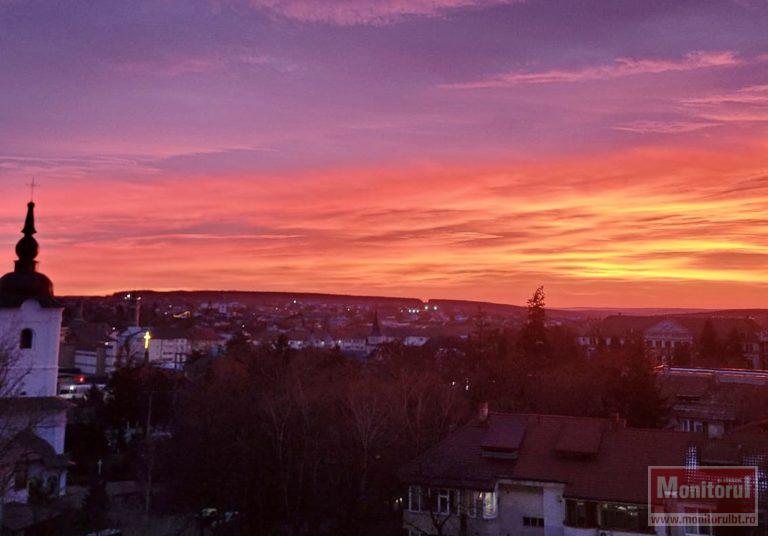 Răsărit de foc peste Botoșani. Început de an cu un cer ca o promisiune (VIDEO)