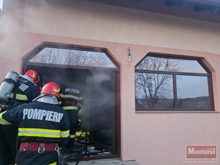 Zeci de misiuni pentru pompierii botoșăneni în noaptea dintre ani