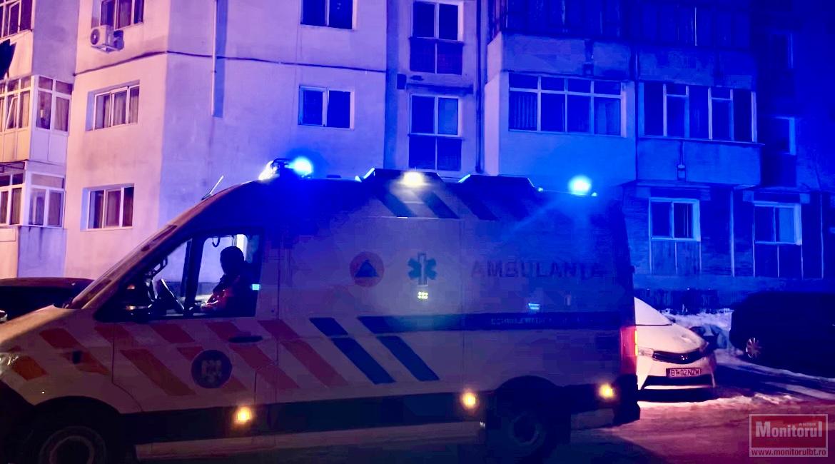 Moarte cumplită pe casa scării în toiul nopții: „leziuni incompatibile cu viața” (VIDEO)