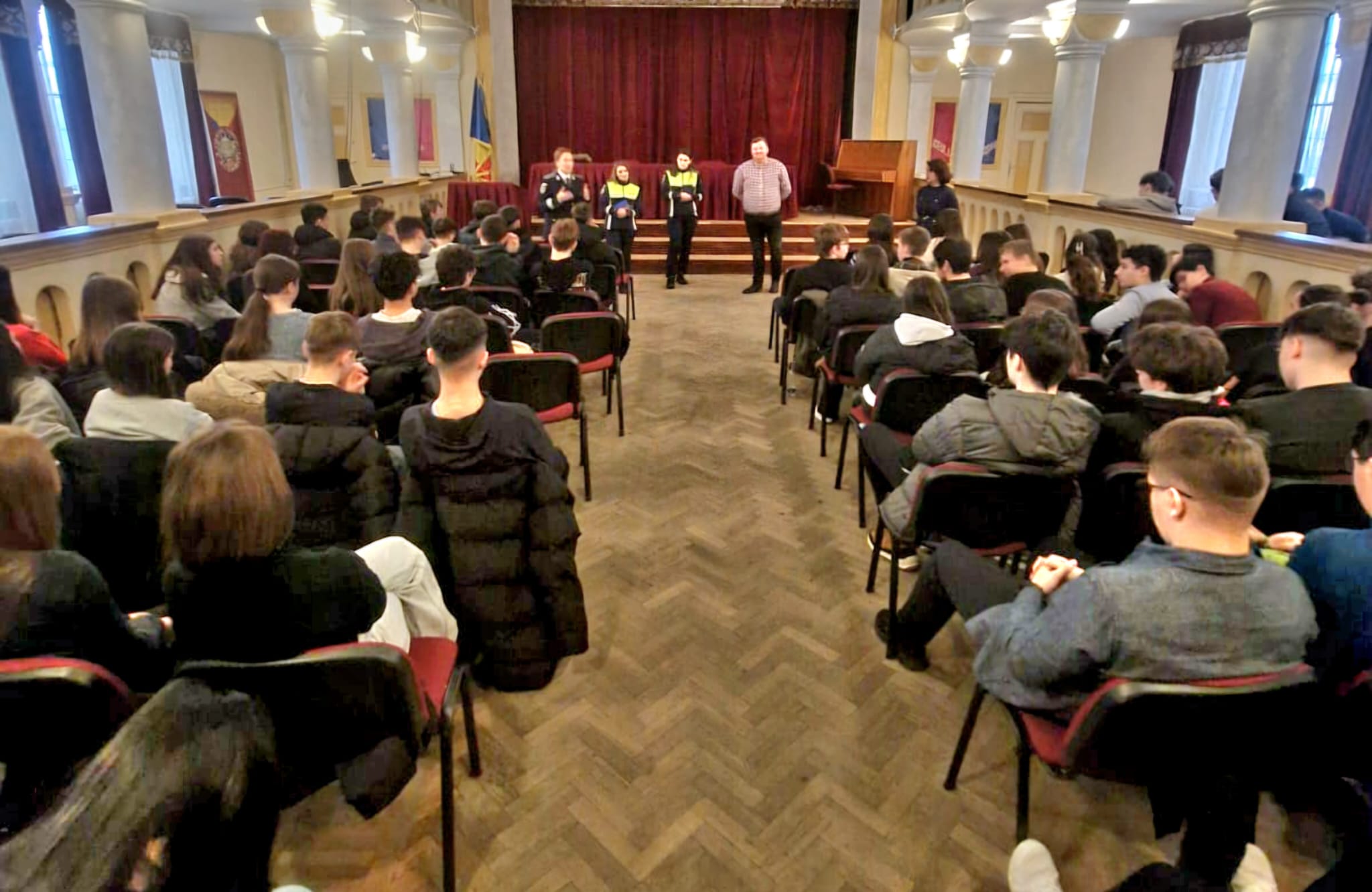 Poliția, Spitalul „Mavromati” și Protopopiatul Botoșani, campanie comună împotriva adicțiilor în școli