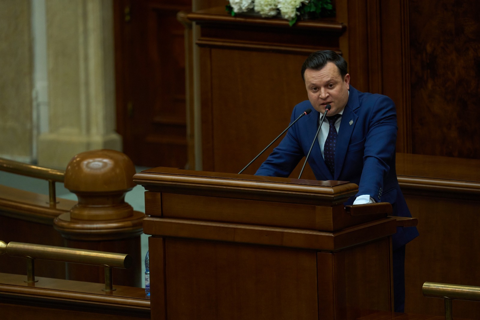 COMUNICAT DE PRESĂ: Guvernul „Austeritate” cu cinci vicepremieri, criticat virulent de Cătălin Silegeanu în Senat