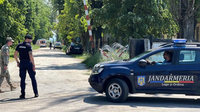 Alertă maximă în Botoşani după o EXPLOZIE la o unitate militară din municipiu. Trei persoane sunt rănite (VIDEO)