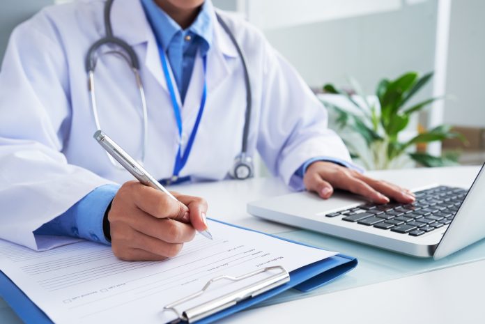 Ce venituri vor avea medicii în 2027. Reforma salarizării aduce creșteri de salarii