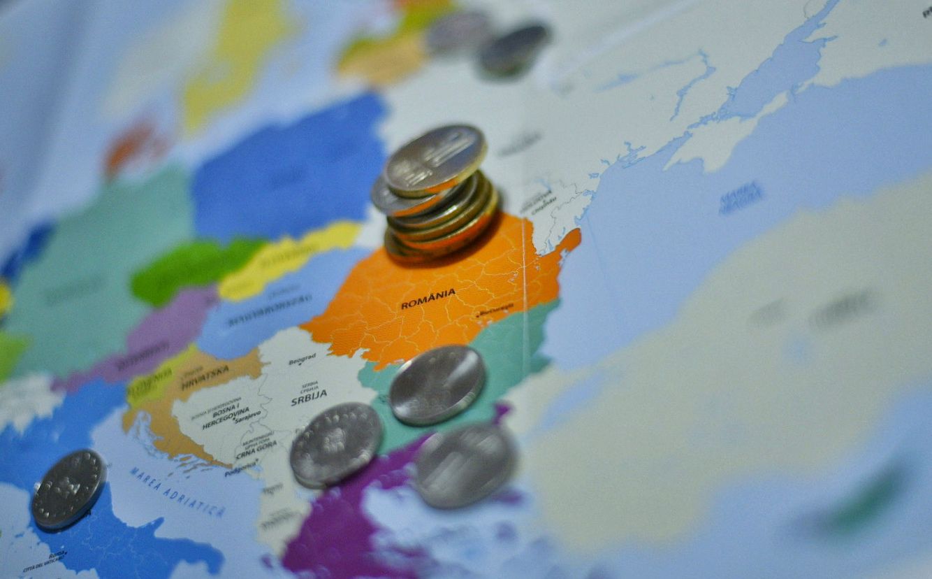 România evită retrogradarea în „ junk , dar Moody menține perspectiva negativă